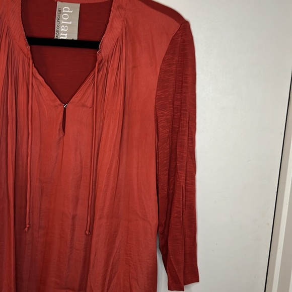 Dolan Left Coast Collection 3/4 Sleeve Red/Rust Color Top Blouse V-Neck Two-Tone - Picture 3 of 9